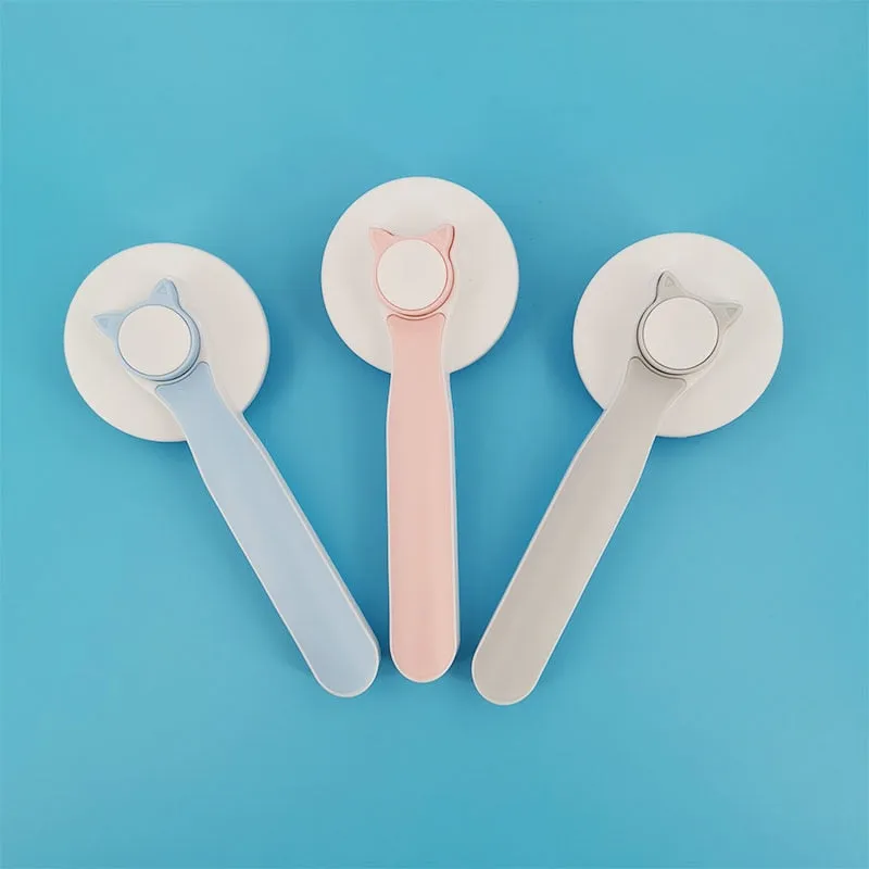 Self-Cleaning Brush for Dogs and Cats